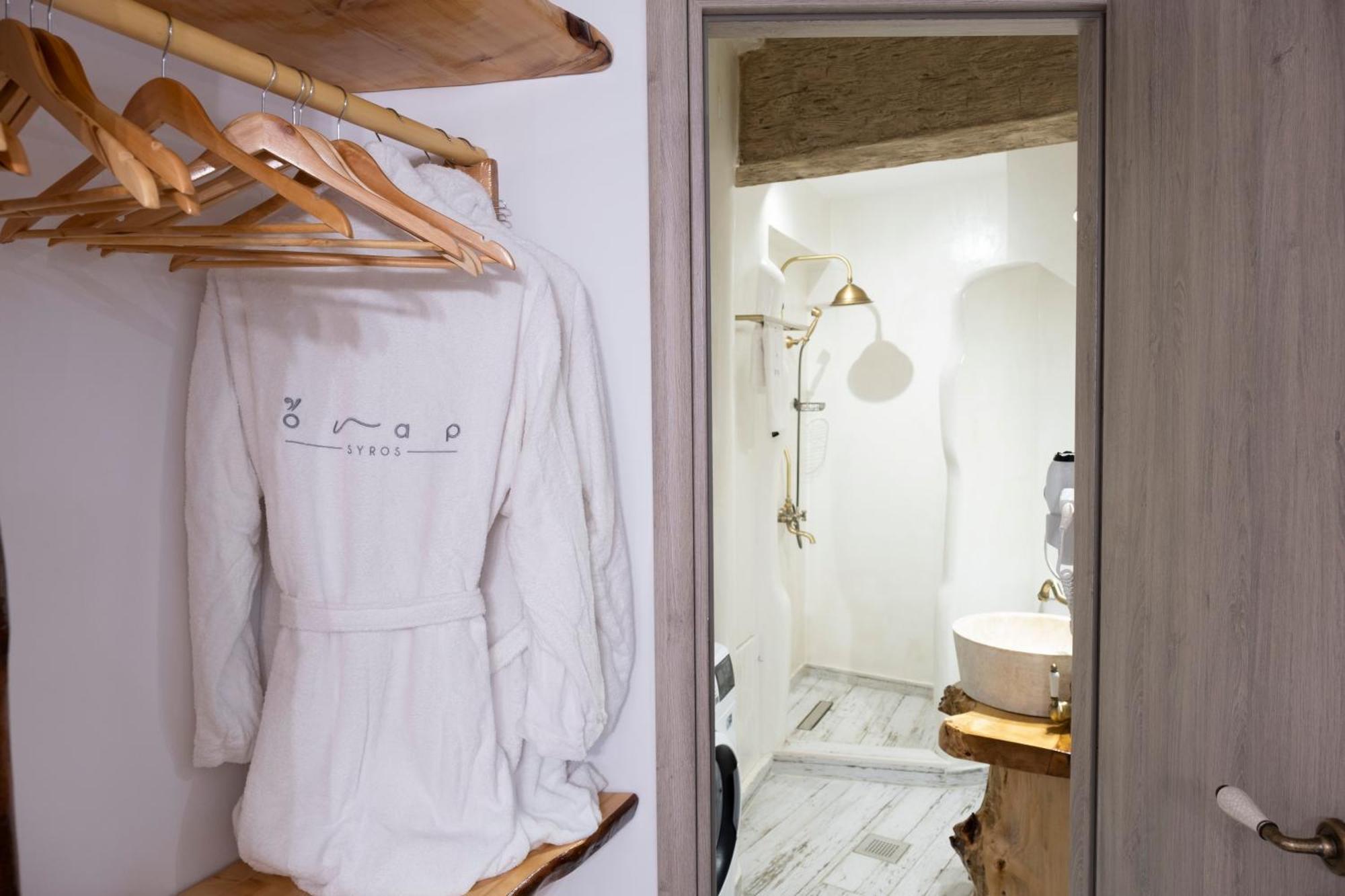 Onar Luxuries Apartment Ermoupoli Ngoại thất bức ảnh